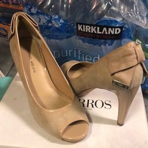 Antonio melani tan bow heels size 8